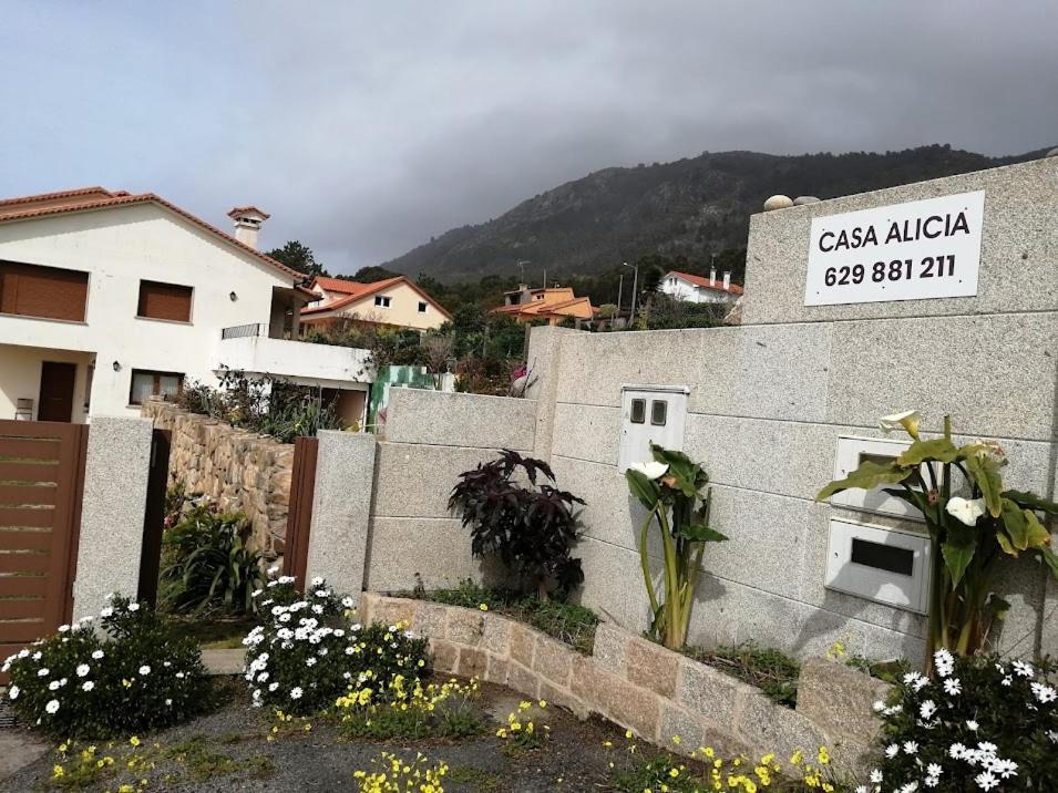 Rooms Peregrinos B Casa Alicia Rosal Exterior photo