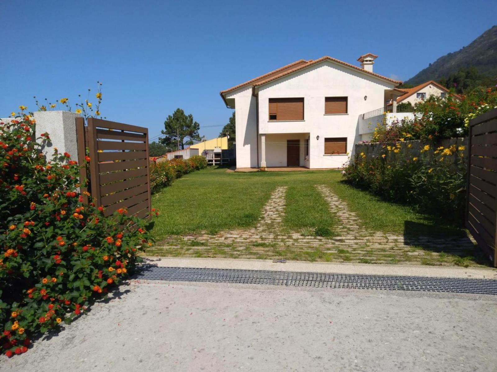Rooms Peregrinos B Casa Alicia Rosal Exterior photo
